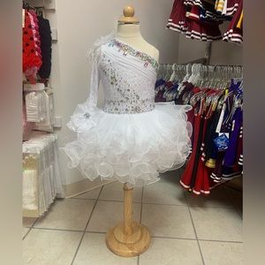 Childs Size 5 White Beaded One Shoulder Cupcake Pageant Dress w/matching Bow NWT